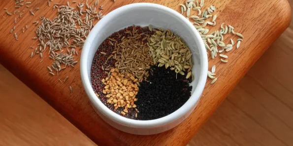 Panchphoron Bengali five spice blend – whole seeds of kalonji, methi, saunf, jeera and rai